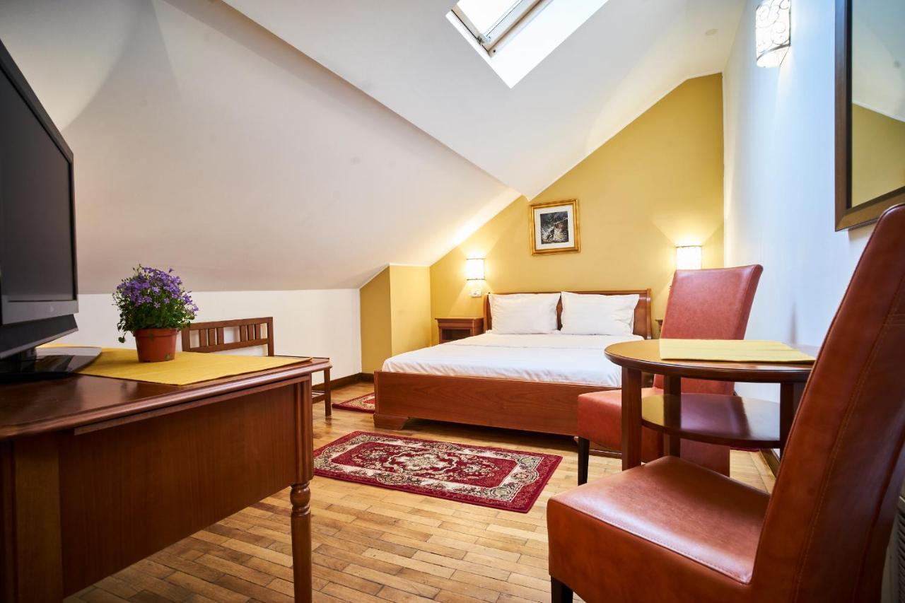 Cozy Attic Room VI Bucarest Extérieur photo