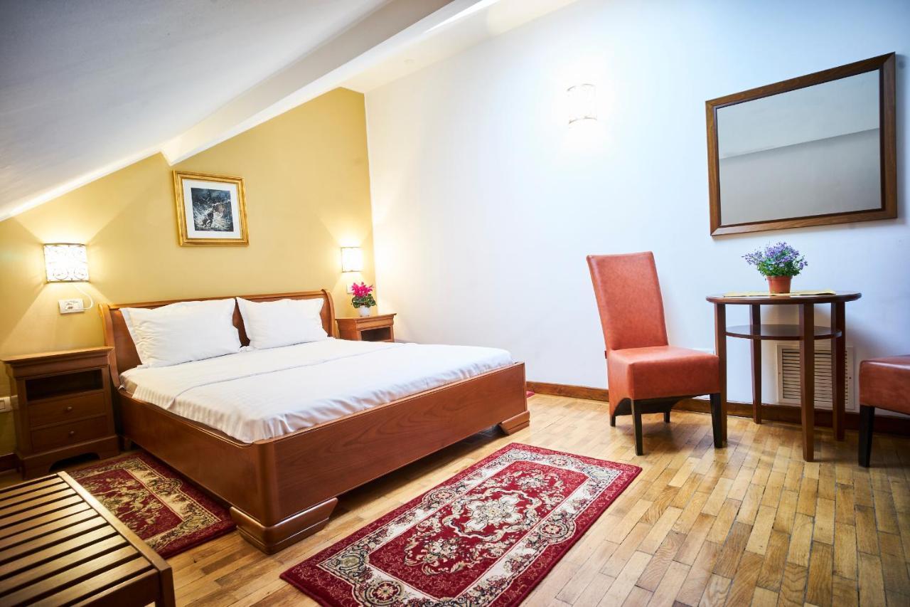 Cozy Attic Room VI Bucarest Extérieur photo