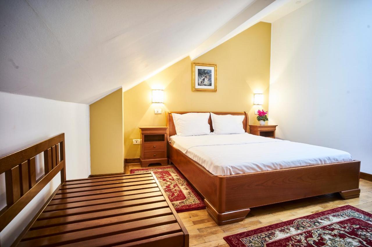 Cozy Attic Room VI Bucarest Extérieur photo